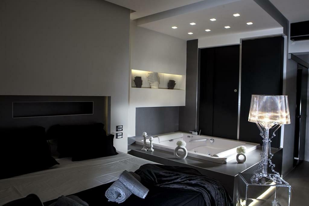 Crystal Skyline Neapolis Apartment ภายนอก รูปภาพ