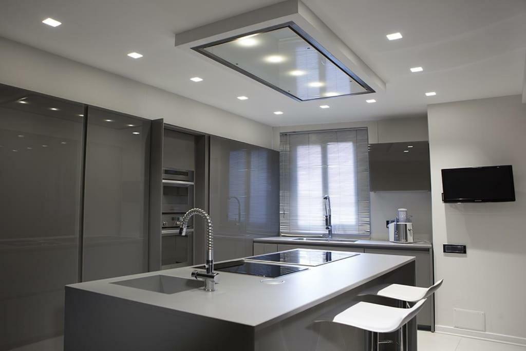 Crystal Skyline Neapolis Apartment ภายนอก รูปภาพ